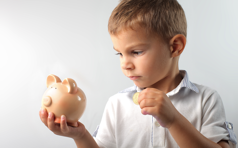 Cómo enseñar a tus hijos a gestionar el dinero desde pequeños